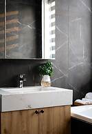 The Galaxy Home Apartment Doi Can