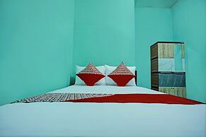 OYO 93298 Barito House