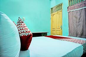 OYO 93298 Barito House