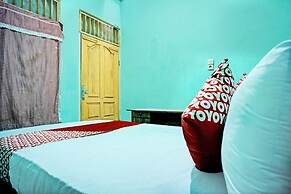 OYO 93298 Barito House