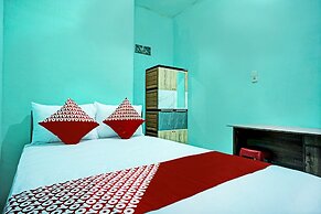 OYO 93298 Barito House