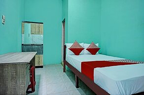 OYO 93298 Barito House