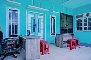 OYO 93298 Barito House