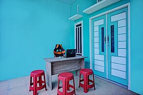 OYO 93298 Barito House