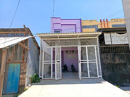 OYO 93299 Homestay Aqsa