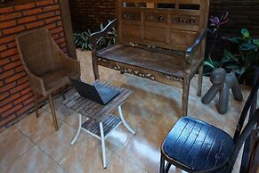 OYO Life 93300 Homestay Puri Anggrek Syariah - Wage