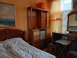 Room in House - 2 Floors 2 Bedrooms Near Central Station