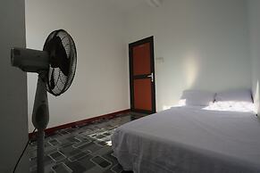 SPOT ON 93312 Homestay OrangeNearNagoya Hill Shopping Mall