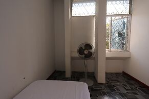 SPOT ON 93312 Homestay OrangeNearNagoya Hill Shopping Mall