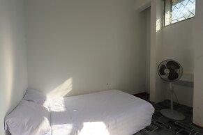 SPOT ON 93312 Homestay OrangeNearNagoya Hill Shopping Mall