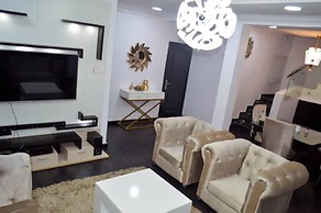 Immaculate 4-bed Apartment in Lagos