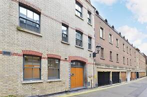 Charming 3-bed House in London