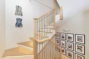 Charming 3-bed House in London