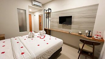 Front One Hotel Gombong