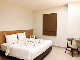 Front One Hotel Gombong