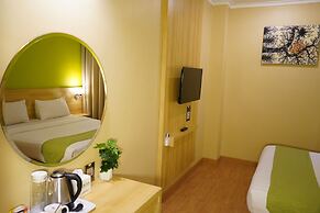 LORIN SYARIAH HOTEL SENTUL