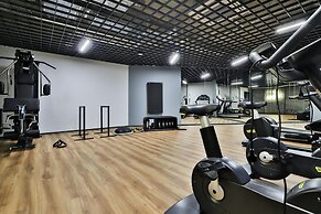 Studio With Parking & Gym by Renters