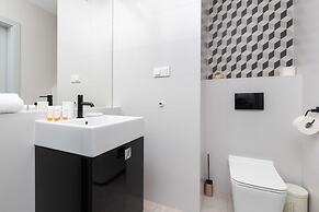 Studio With Parking & Gym by Renters