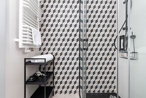 Studio With Parking & Gym by Renters