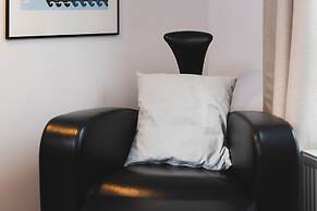 Studio With Parking & Gym by Renters