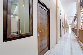 SPOT ON 93245 Guest House Mulia Dua Syariah