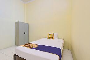 SPOT ON 93245 Guest House Mulia Dua Syariah