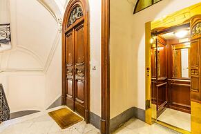 Piazza Amedeo Stylish Apartment by Wonderful Italy