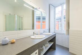 Piazza Amedeo Stylish Apartment by Wonderful Italy