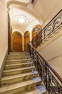 Piazza Amedeo Stylish Apartment by Wonderful Italy