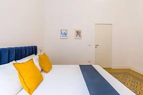 Piazza Amedeo Stylish Apartment by Wonderful Italy