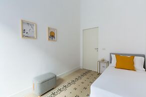 Piazza Amedeo Stylish Apartment by Wonderful Italy