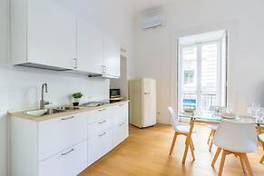 Piazza Amedeo Stylish Apartment by Wonderful Italy