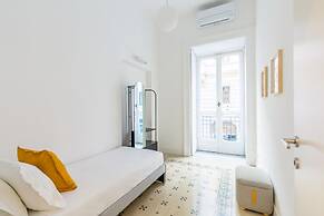Piazza Amedeo Stylish Apartment by Wonderful Italy