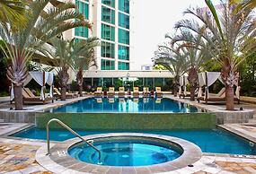 Allure Waikiki 2 Bedroom Condo by RedAwning