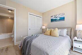 Allure Waikiki 2 Bedroom Condo by RedAwning