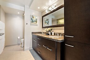 Allure Waikiki 2 Bedroom Condo by RedAwning