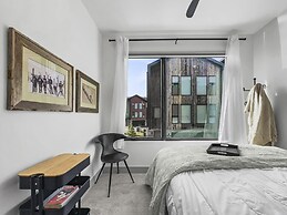 541 Center Circle 3br 3.5ba 3 Bedroom Townhouse by RedAwning