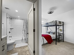 541 Center Circle 3br 3.5ba 3 Bedroom Townhouse by RedAwning