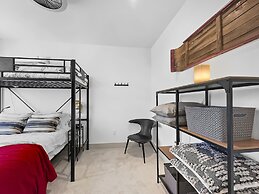 541 Center Circle 3br 3.5ba 3 Bedroom Townhouse by RedAwning
