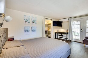 5 Mi to Dtwn: Pet-friendly Phoenix Studio w/ Yard