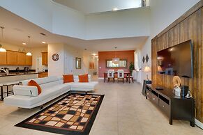 Pet-Friendly Florida Gem w/ Lanai: 5 Mi to Parks!