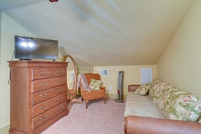 Central Galveston Home < 1 Mi to Beach!