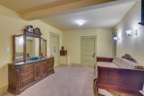 Central Galveston Home < 1 Mi to Beach!