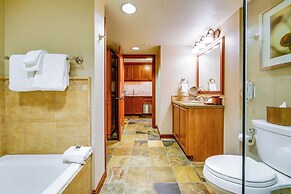 Breathtaking Olympic Valley Gem: Walk to Chairlift