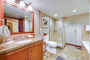 Breathtaking Olympic Valley Gem: Walk to Chairlift