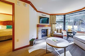 Breathtaking Olympic Valley Gem: Walk to Chairlift