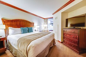 Breathtaking Olympic Valley Gem: Walk to Chairlift