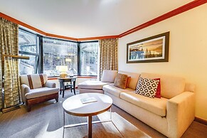 Breathtaking Olympic Valley Gem: Walk to Chairlift