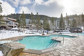 Breathtaking Olympic Valley Gem: Walk to Chairlift