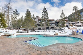 Breathtaking Olympic Valley Gem: Walk to Chairlift